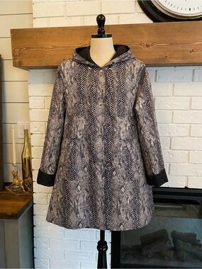 Larry Levine Size Large Snake-Print Hooded Trench Coat - Black & Taupe